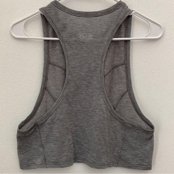Lululemon muscle crop workout top - Picture 4 of 7